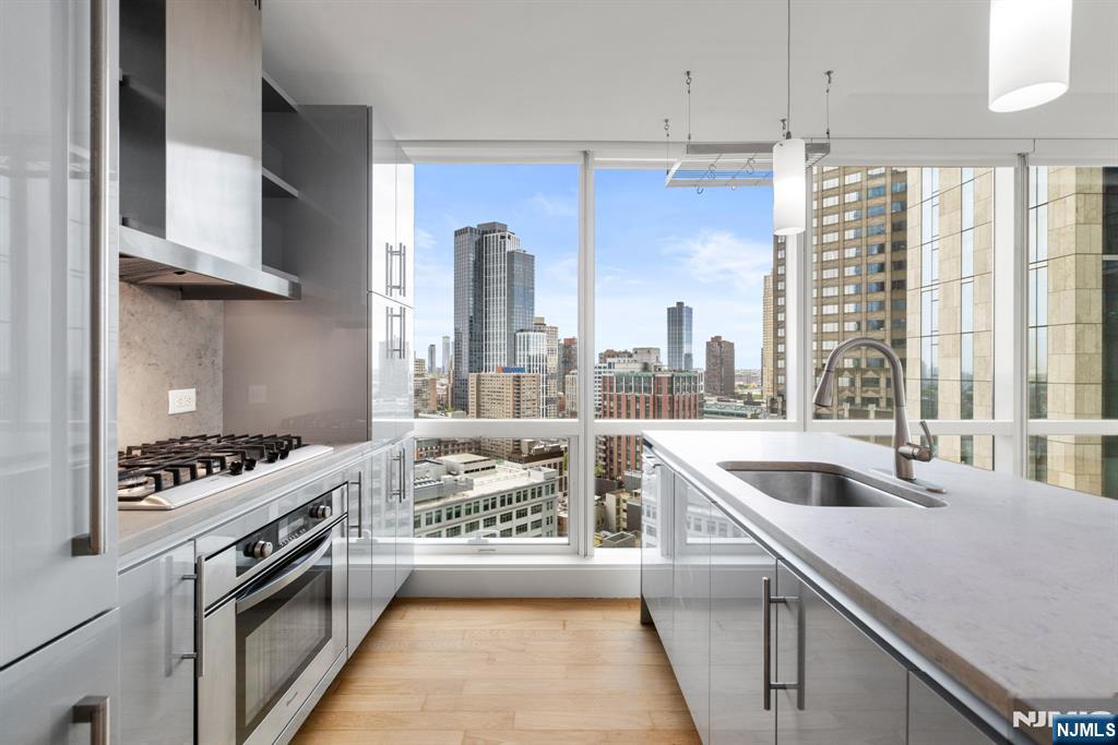 77 Hudson Street 2303