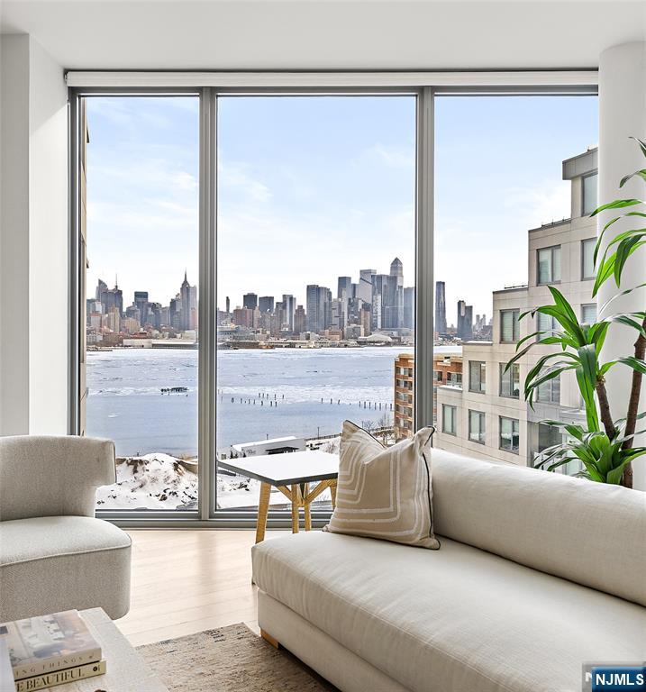 9 Ave At Port Imperial 0911