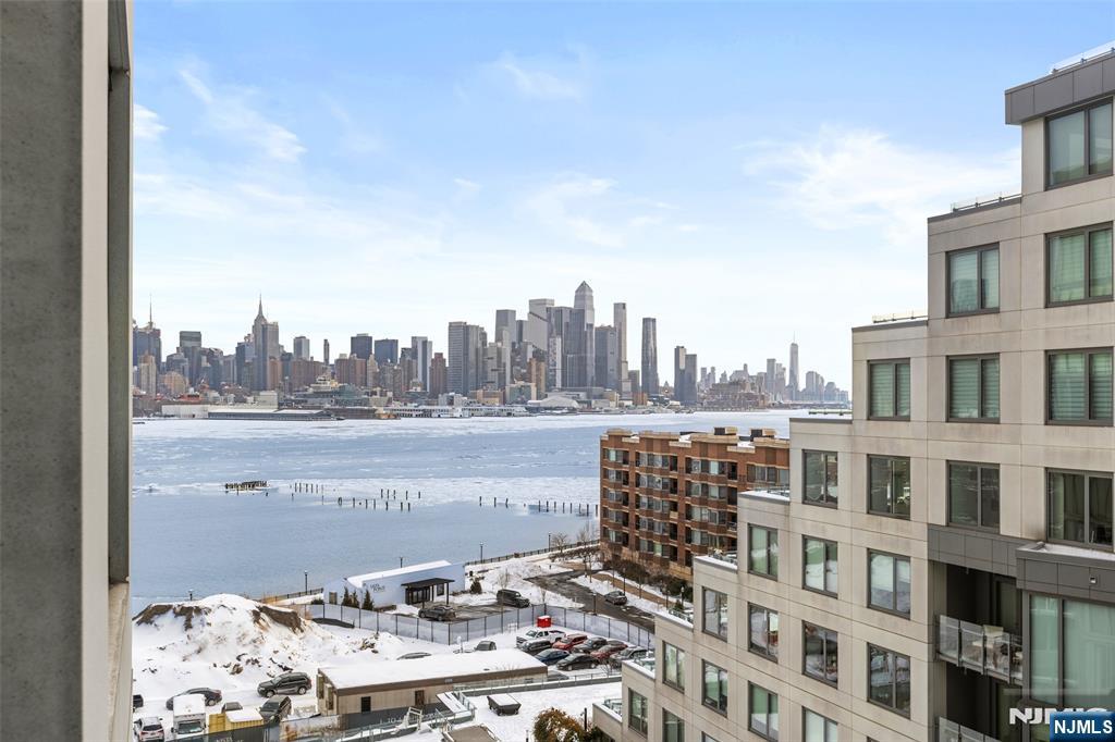 9 Ave At Port Imperial 0911