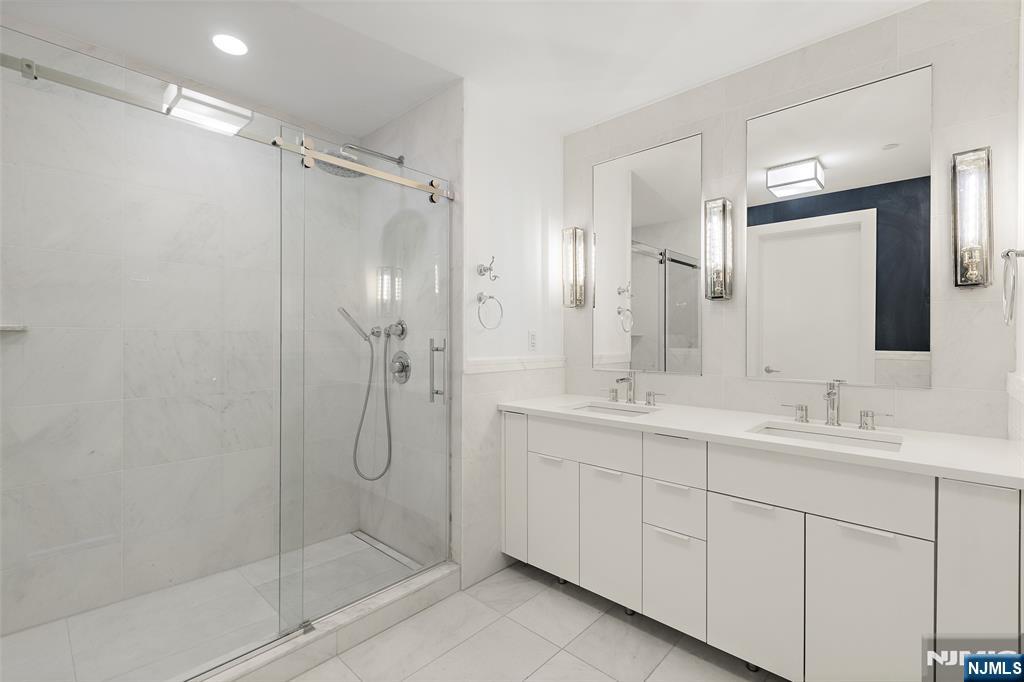 9 Ave At Port Imperial 0911