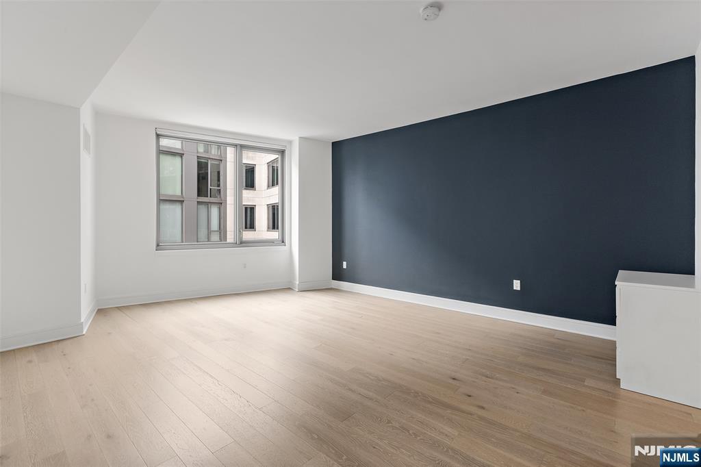 9 Ave At Port Imperial 0911