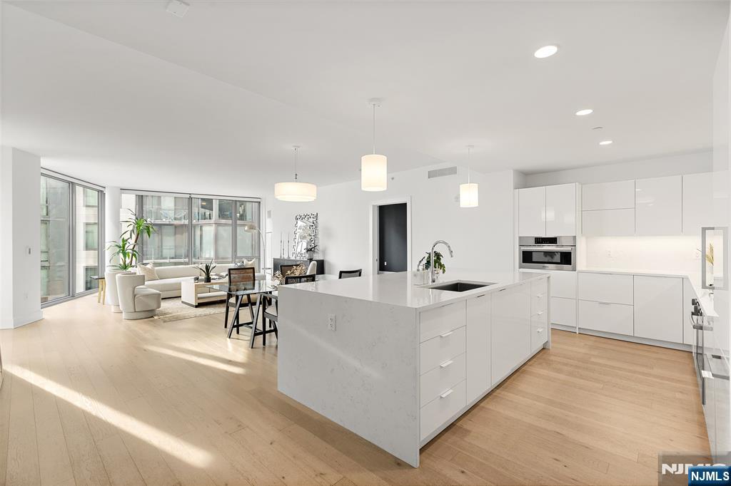 9 Ave At Port Imperial 0911