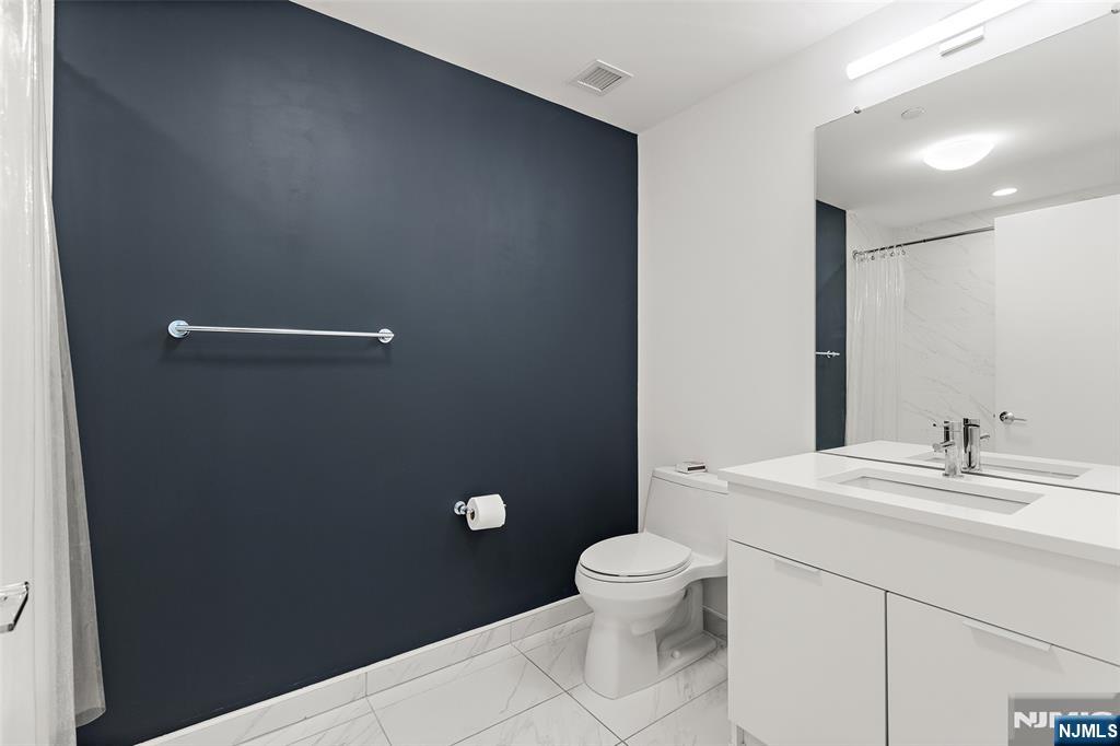 9 Ave At Port Imperial 0911