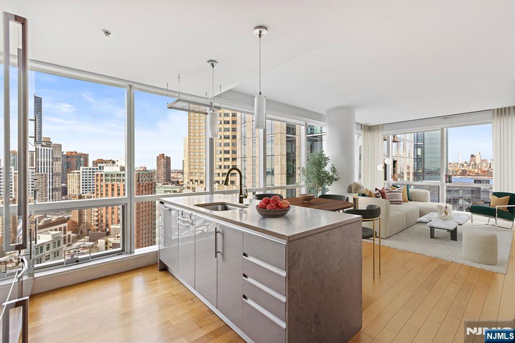77 Hudson Street 2303
