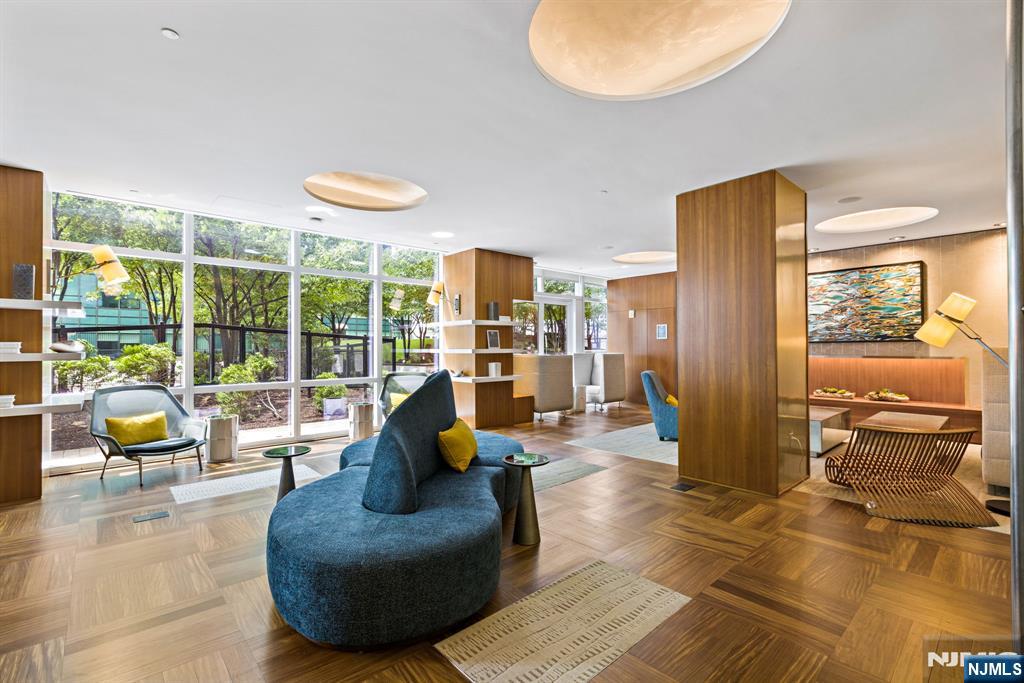 77 Hudson Street 2303