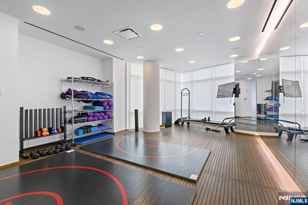 77 Hudson Street 2303