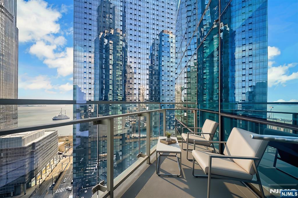 77 Hudson Street 2409
