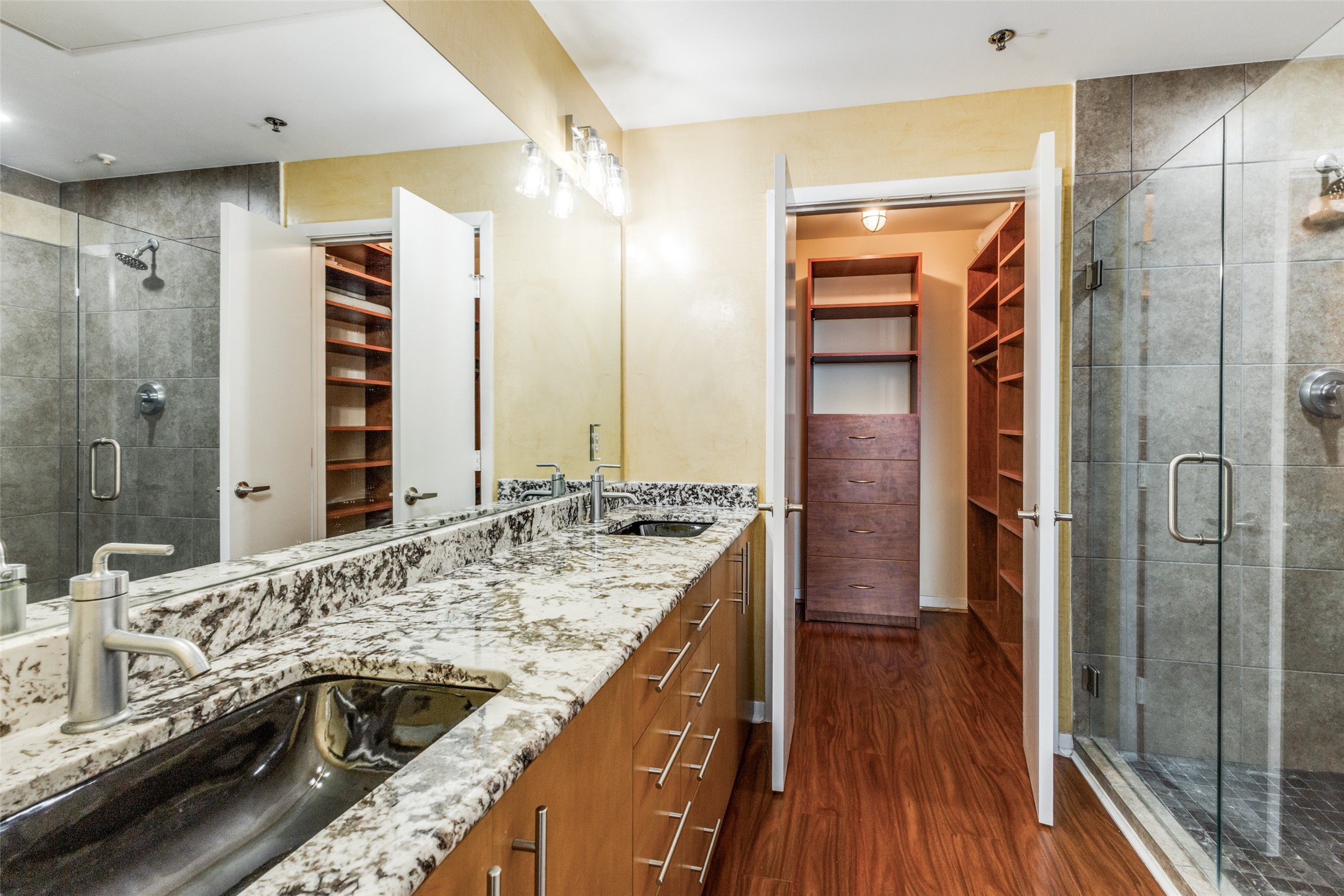 1001 Belleview Street 803