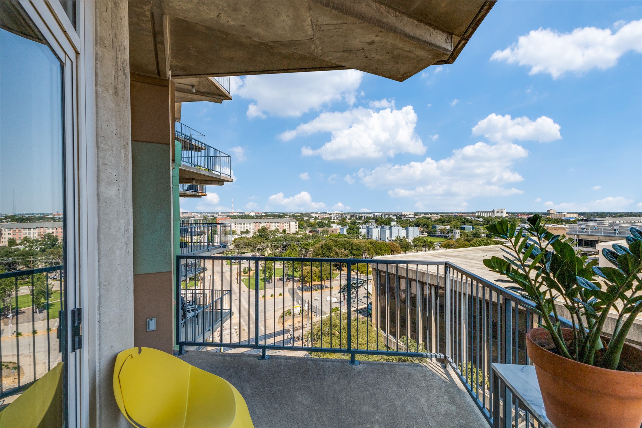 1001 Belleview Street 803