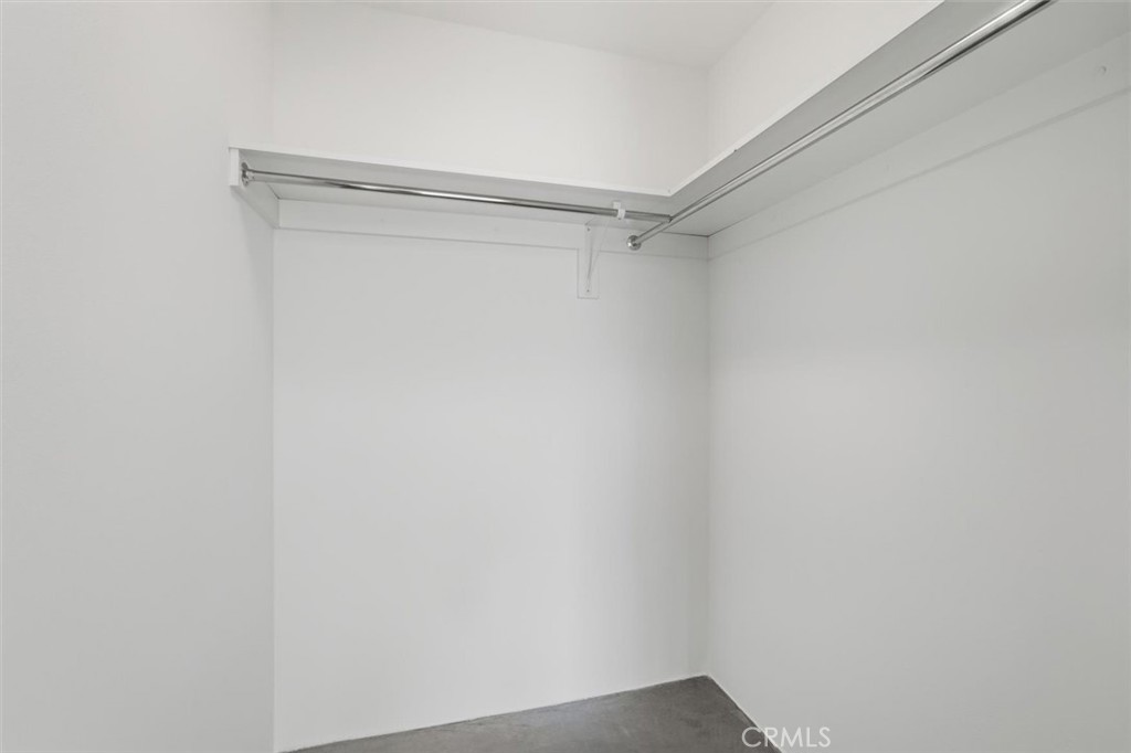 285 W 6th 317