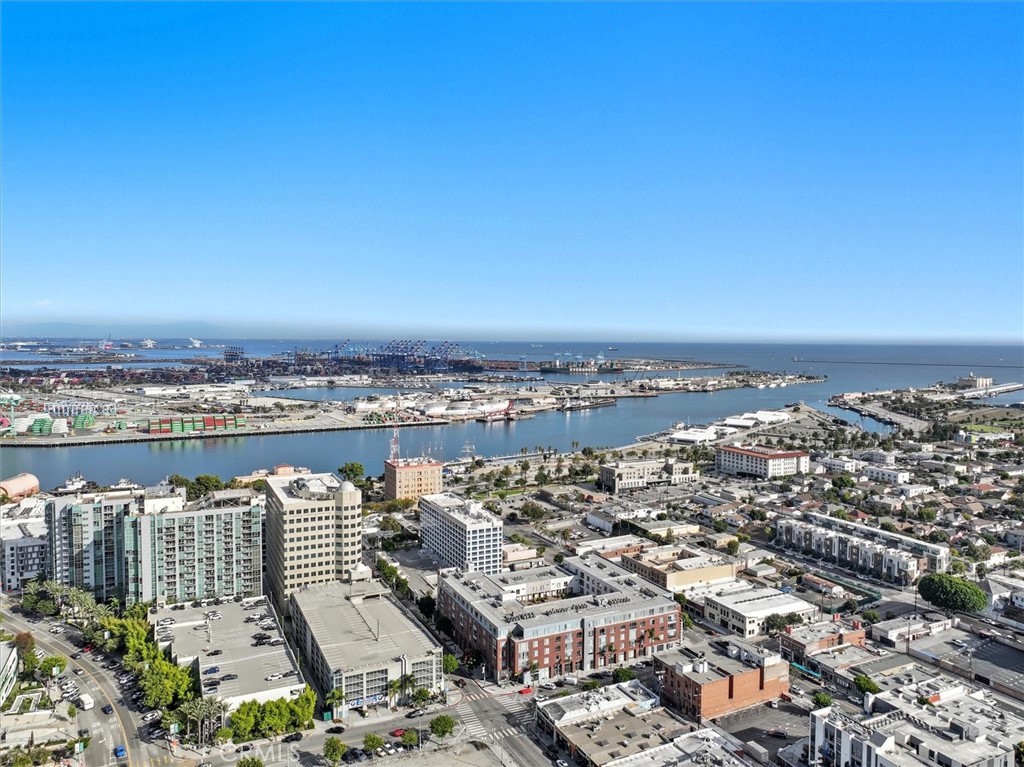 285 W 6th 317