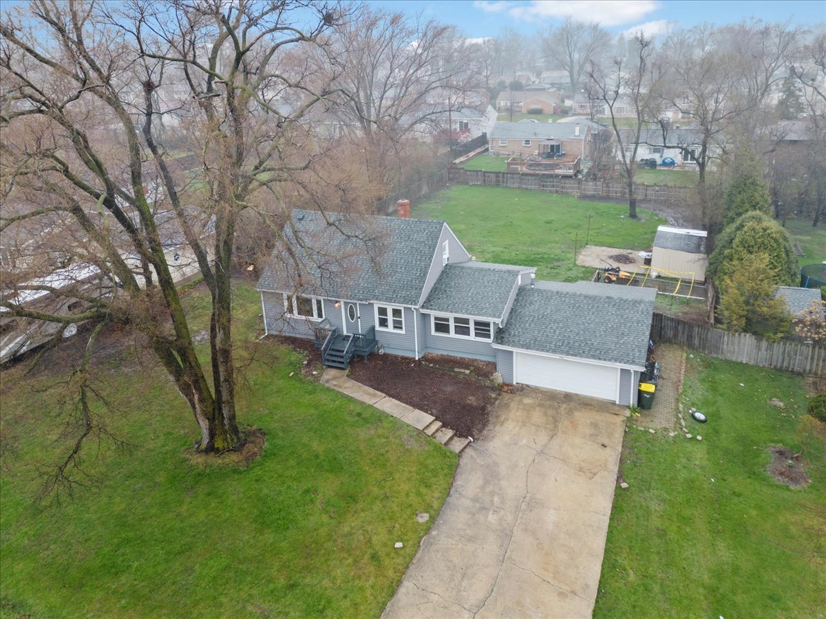 23W528 Burdette Avenue