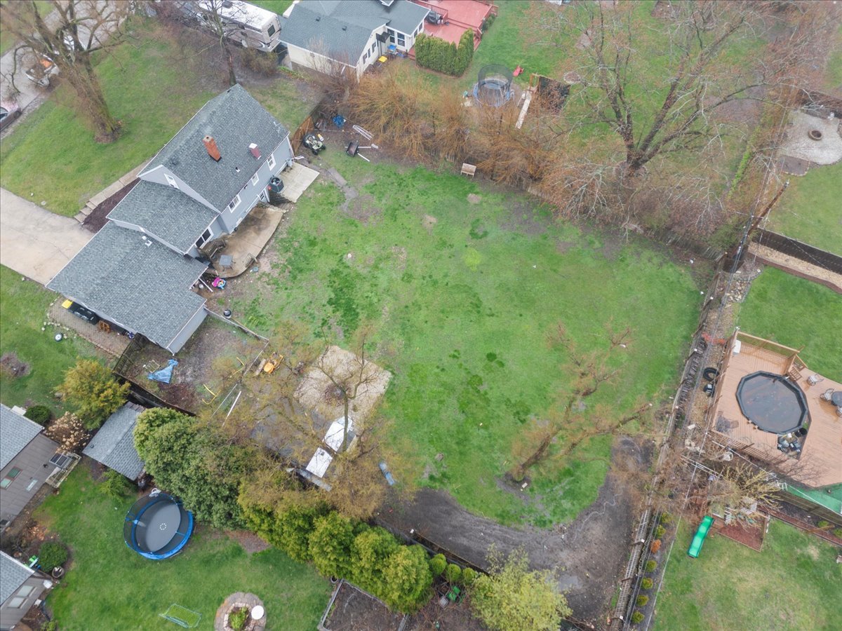 23W528 Burdette Avenue