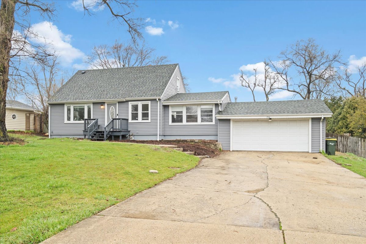 23W528 Burdette Avenue