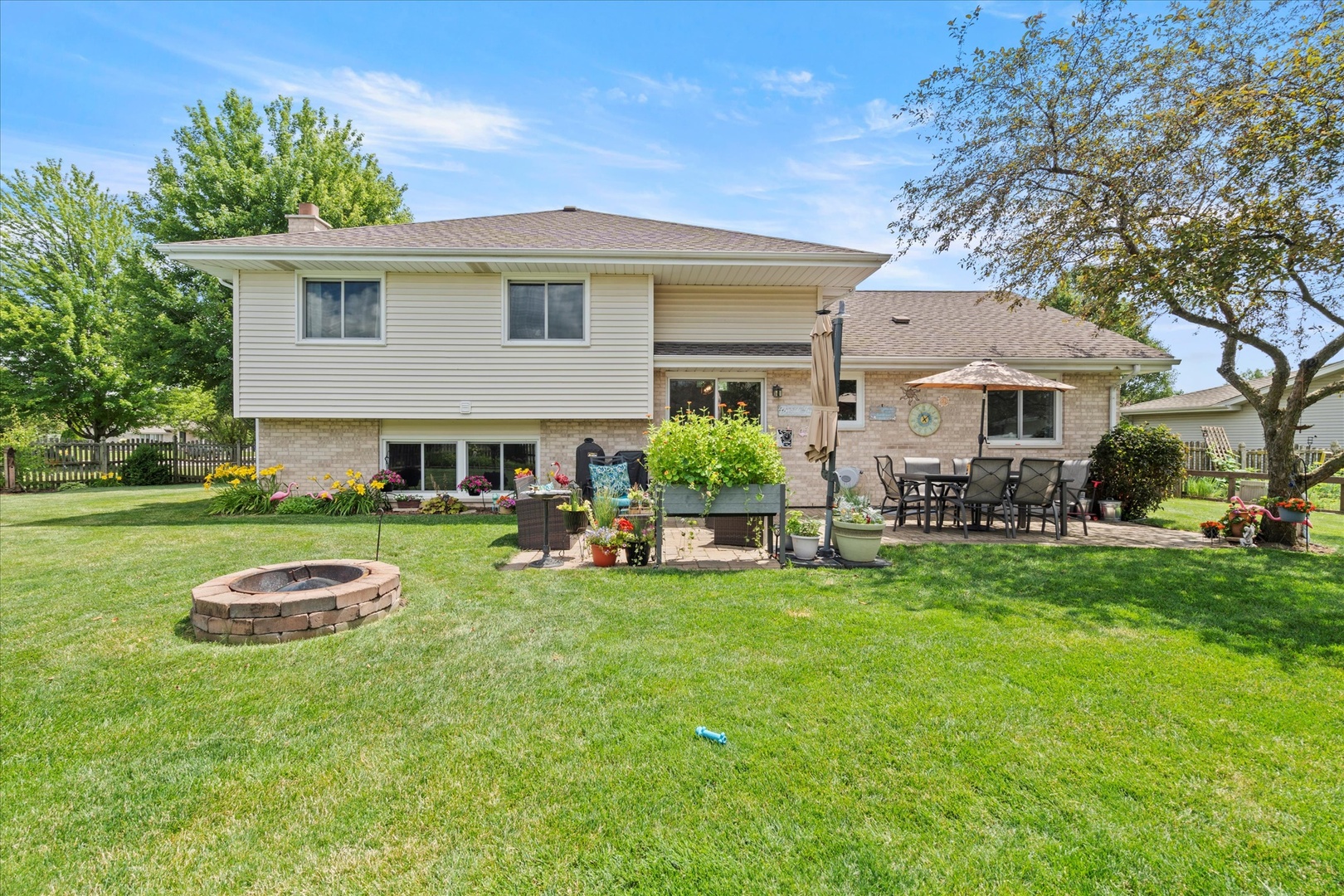 535 W MICHIGAN Road