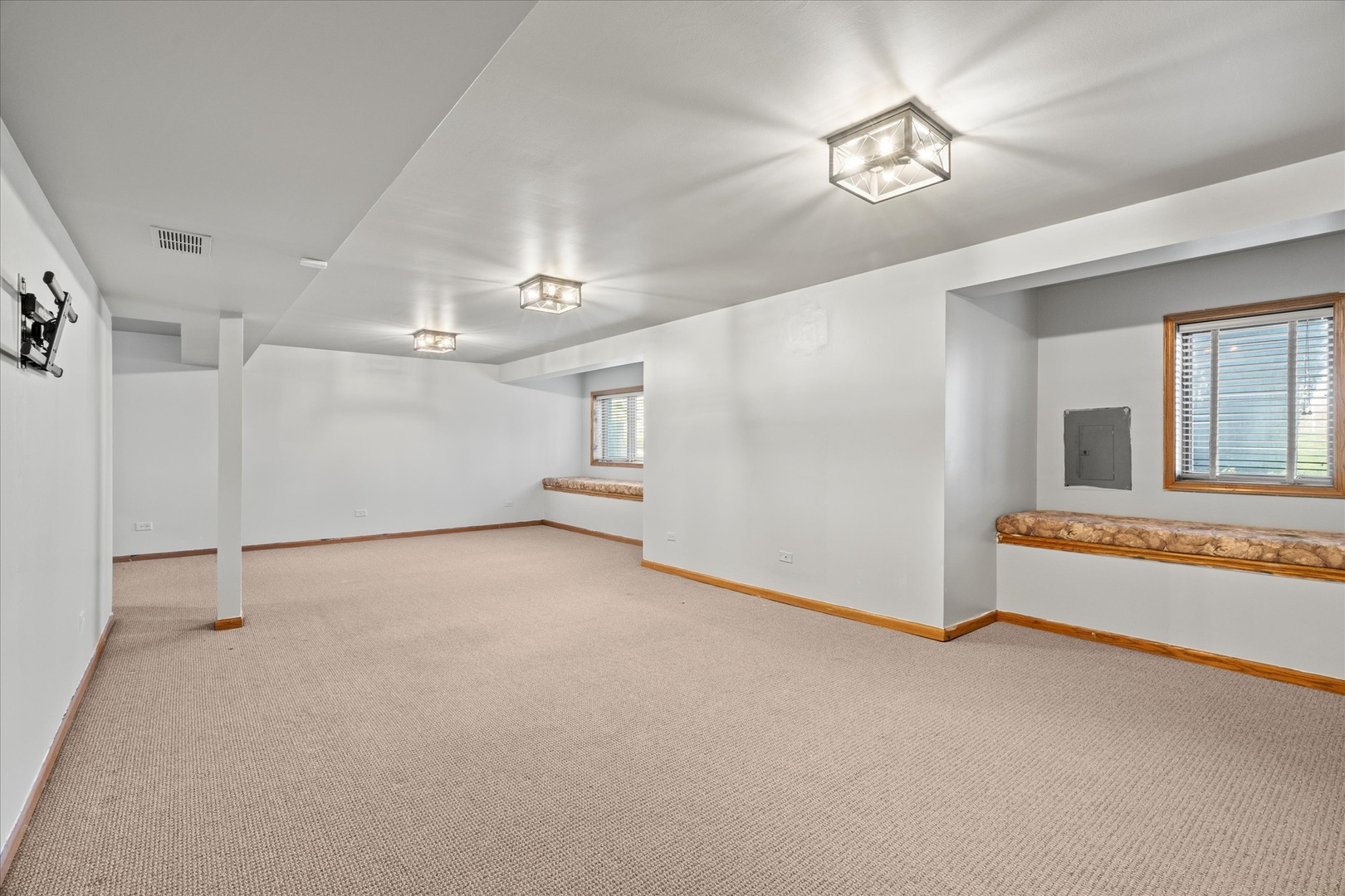 6903 Lexington Court