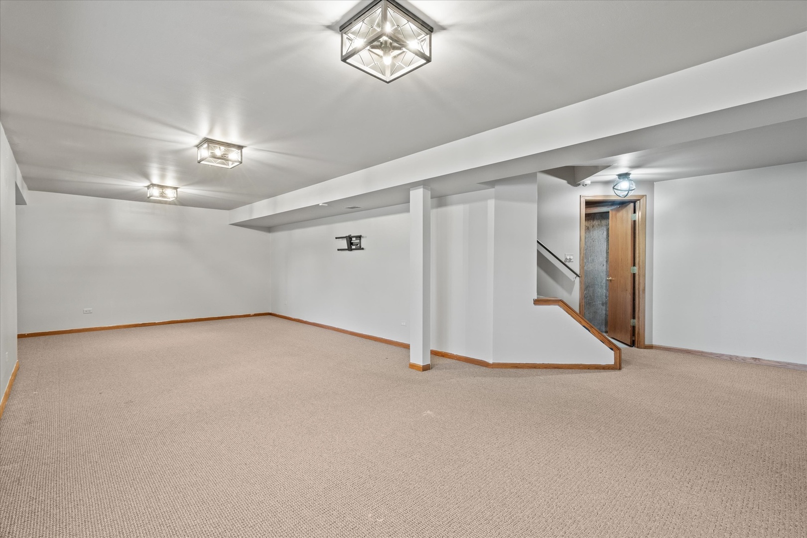 6903 Lexington Court