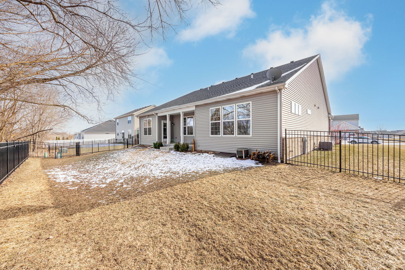 14840 W Carver Crossing