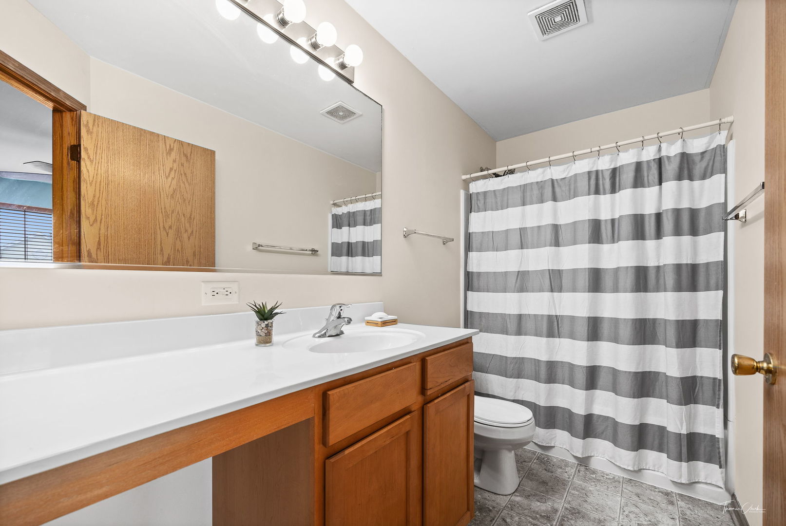 24957 CLARE Circle Unit: 24957