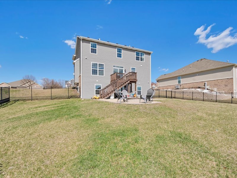 14911 W Carver Crossing