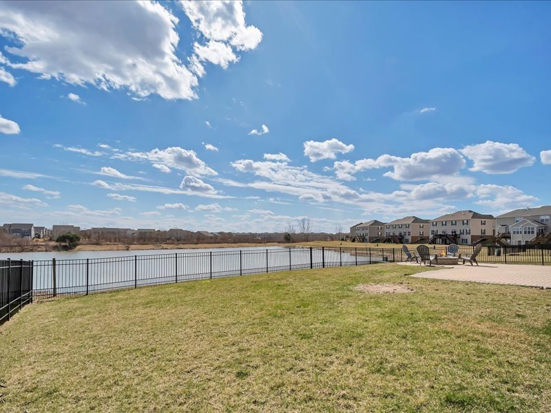 14911 W Carver Crossing