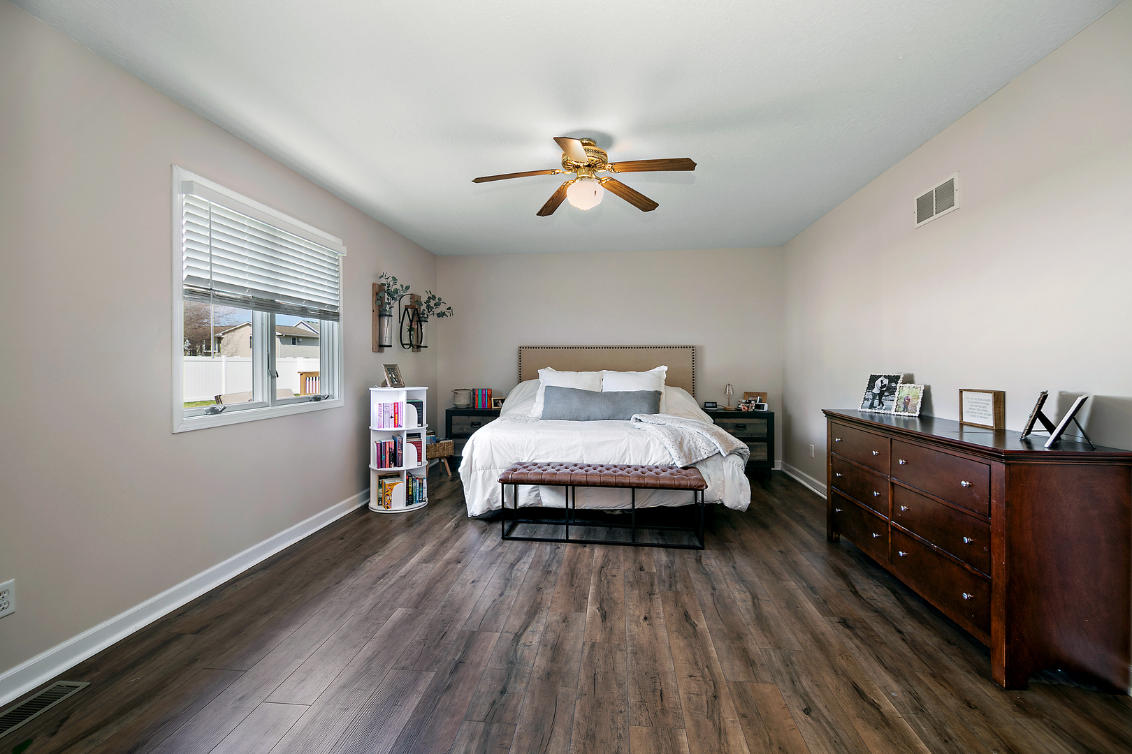1490 Galaxy Way