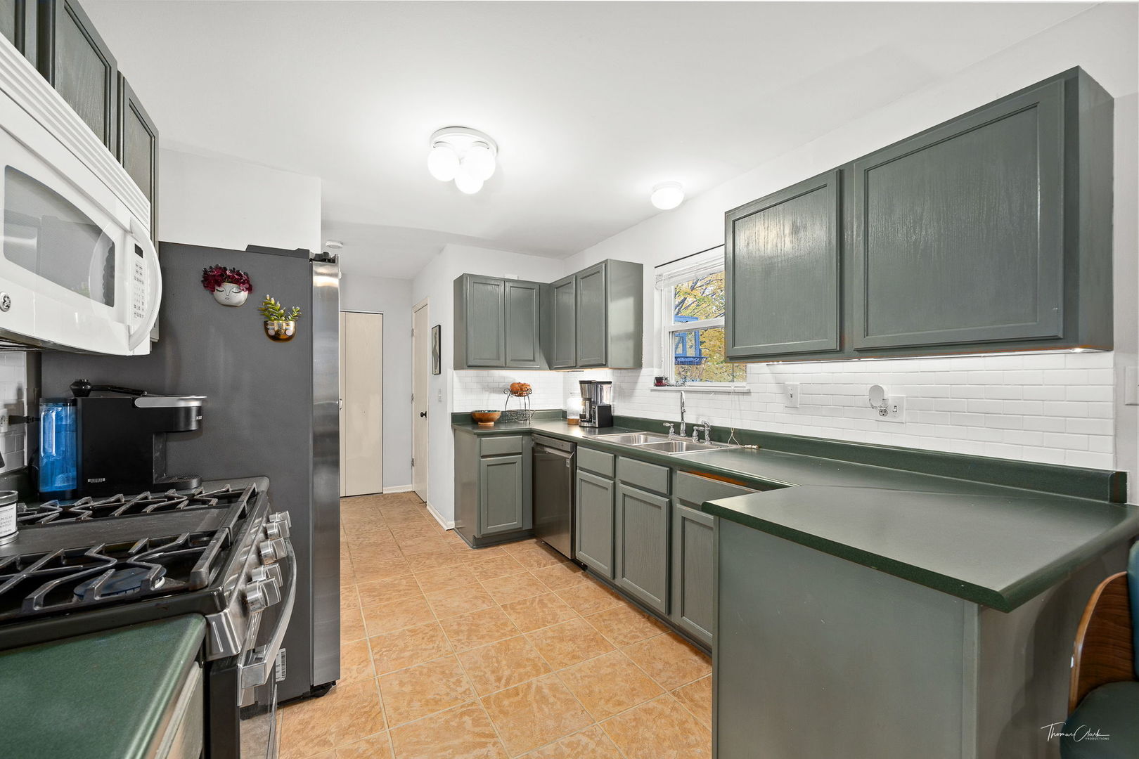5825 Emerald Pointe Drive