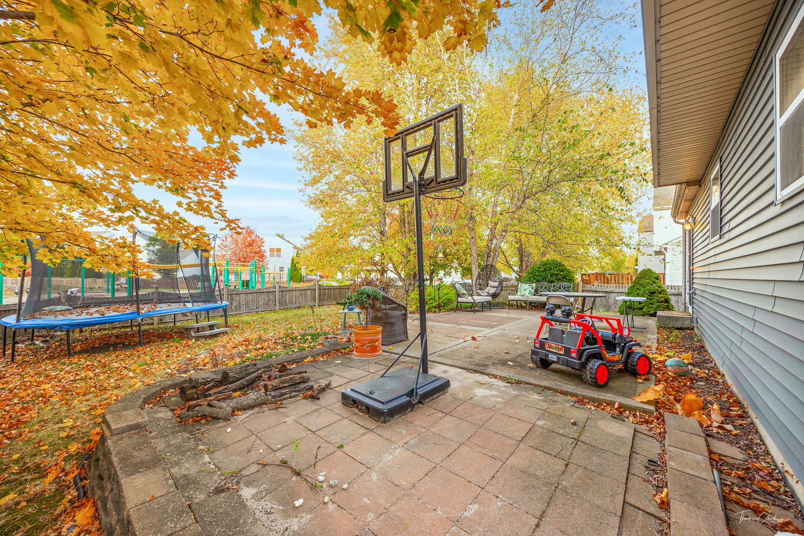 5825 Emerald Pointe Drive