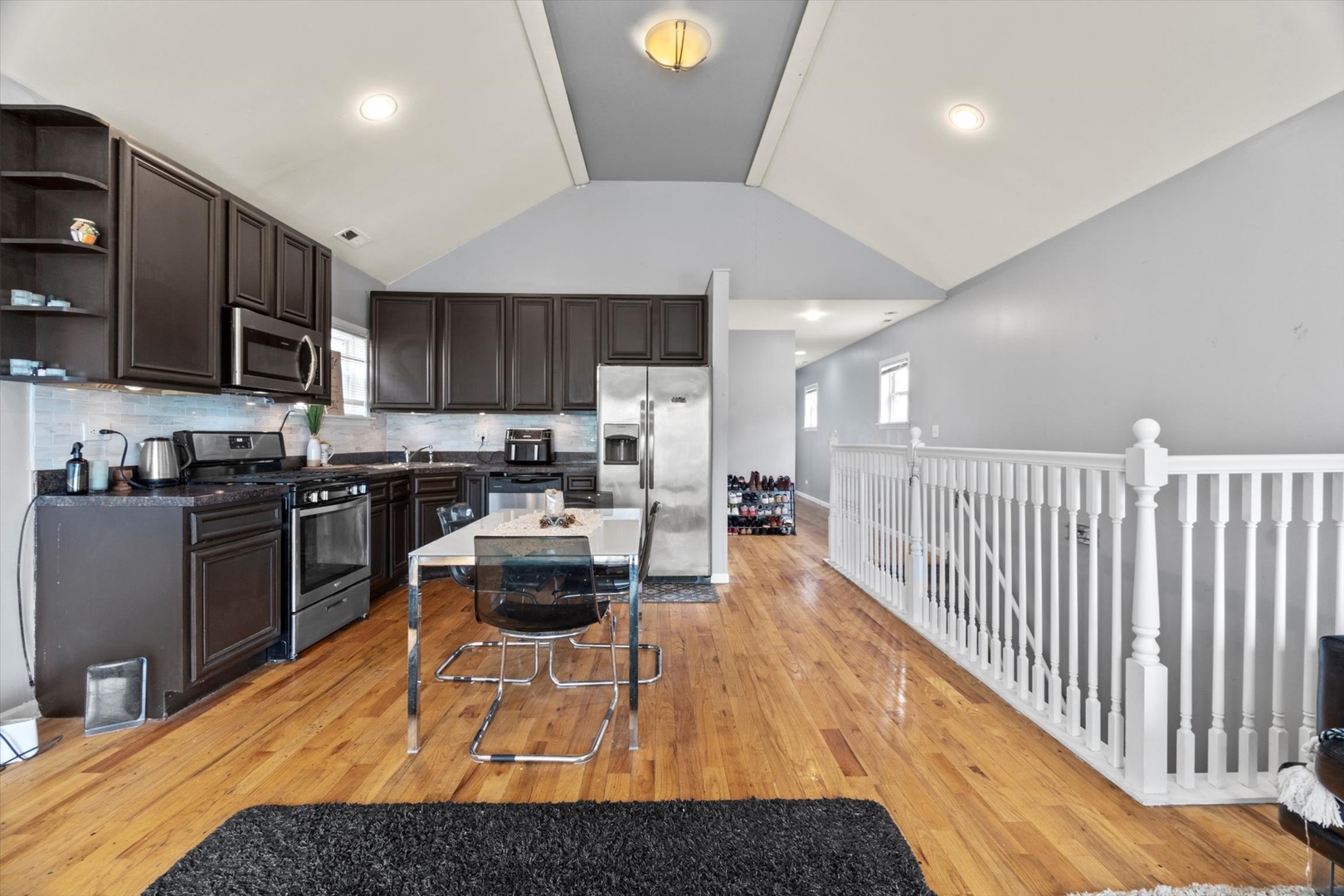 5905 S INDIANA Avenue