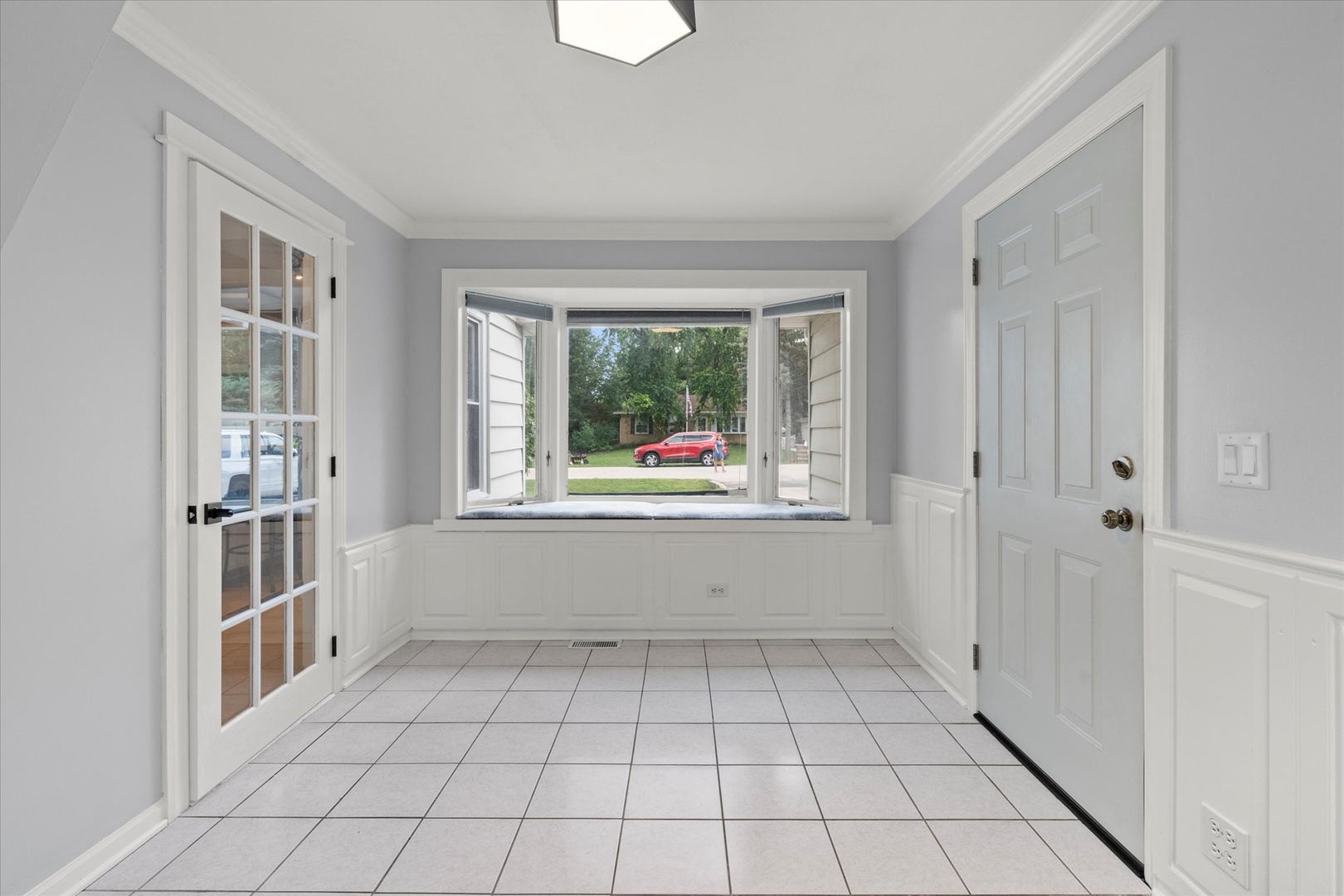 23W500 Burdette Avenue