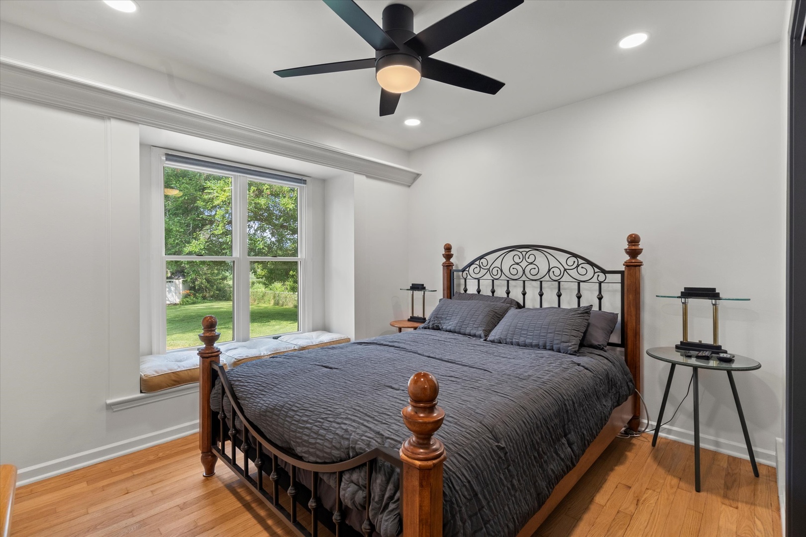 23W500 Burdette Avenue