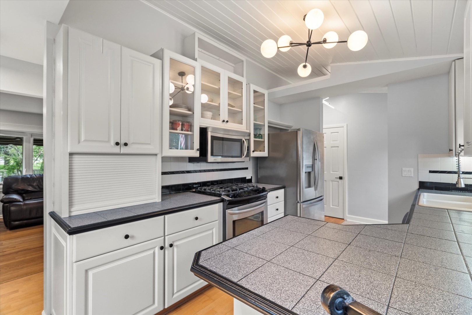 23W500 Burdette Avenue