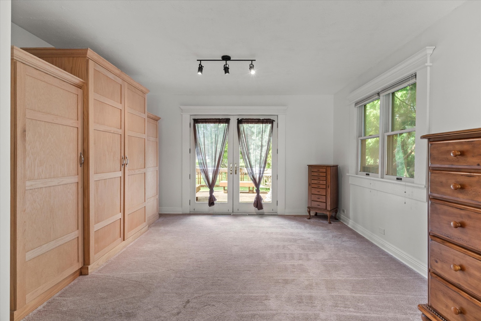 23W500 Burdette Avenue