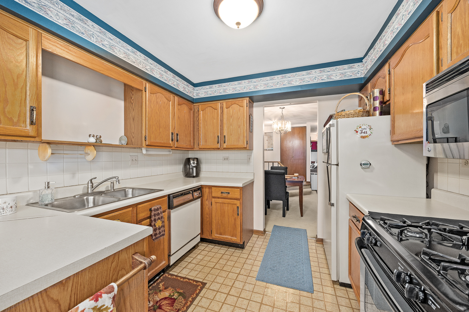 911 Patricia Lane Unit: 911