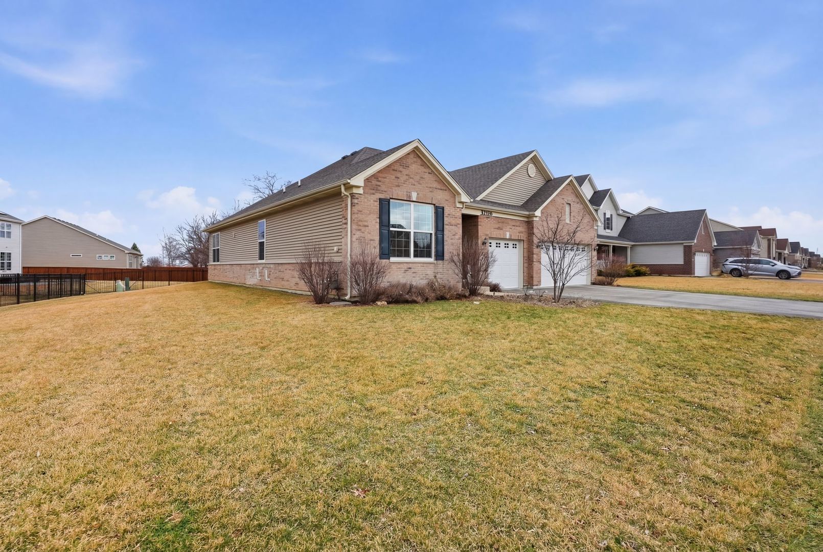 14920 W Carver Crossing