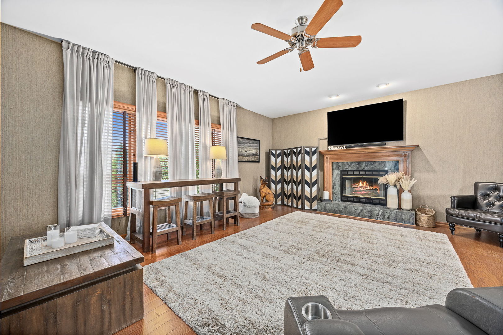 22374 Woodland Lane