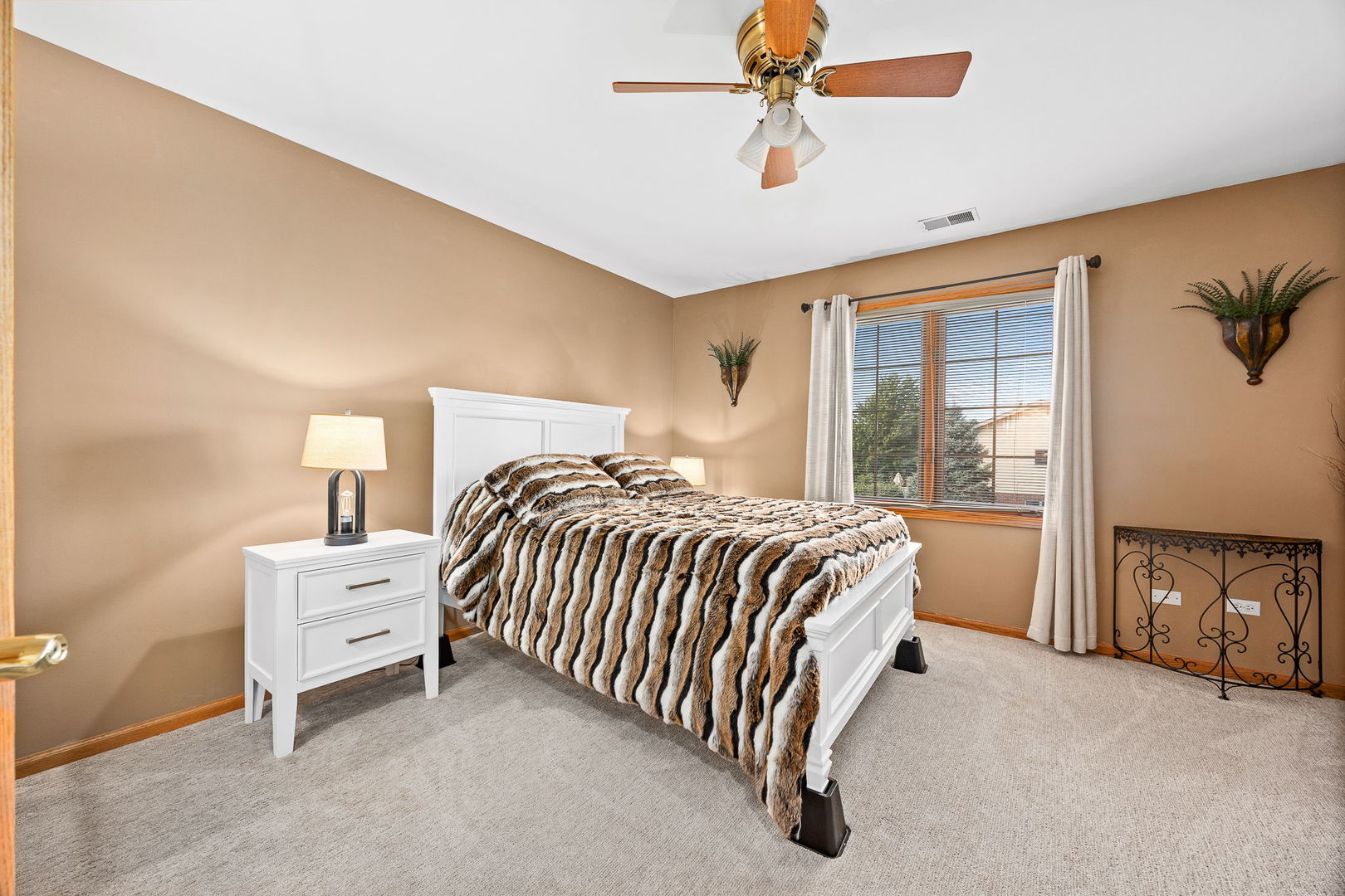 22374 Woodland Lane