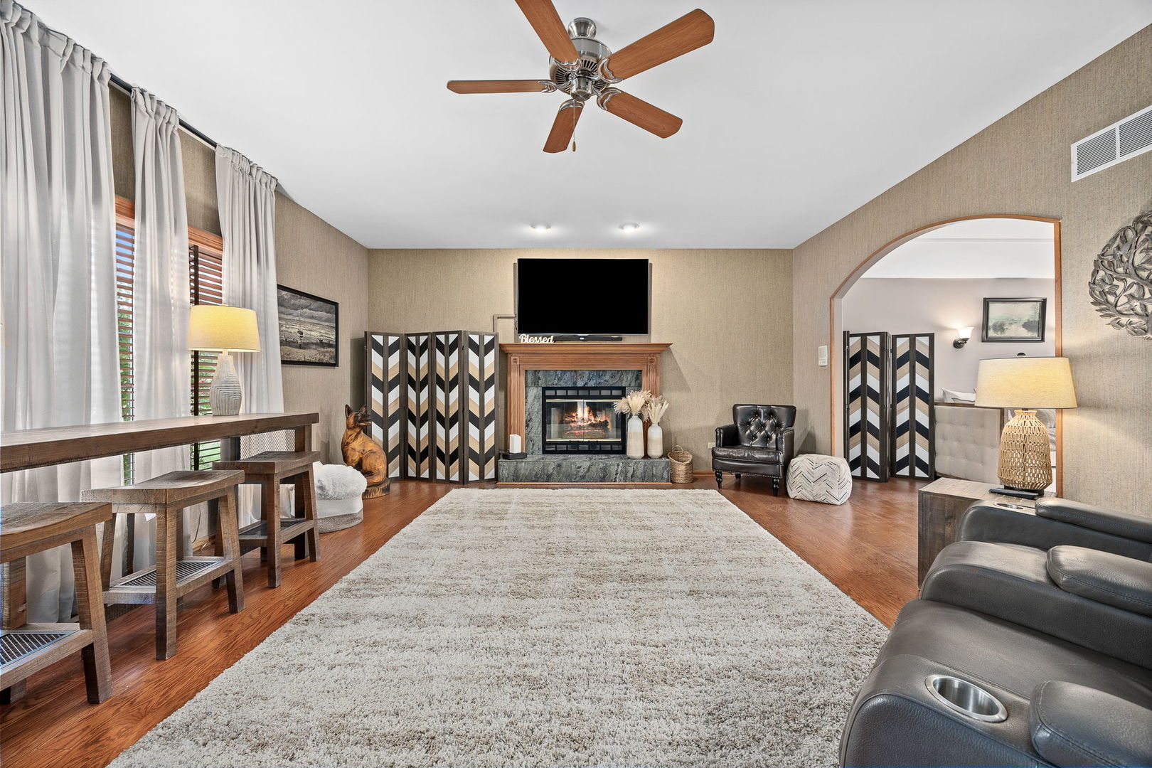 22374 Woodland Lane