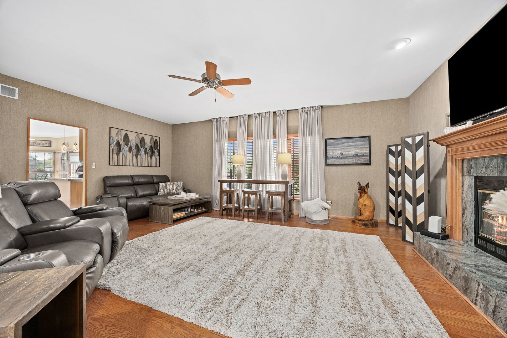 22374 Woodland Lane