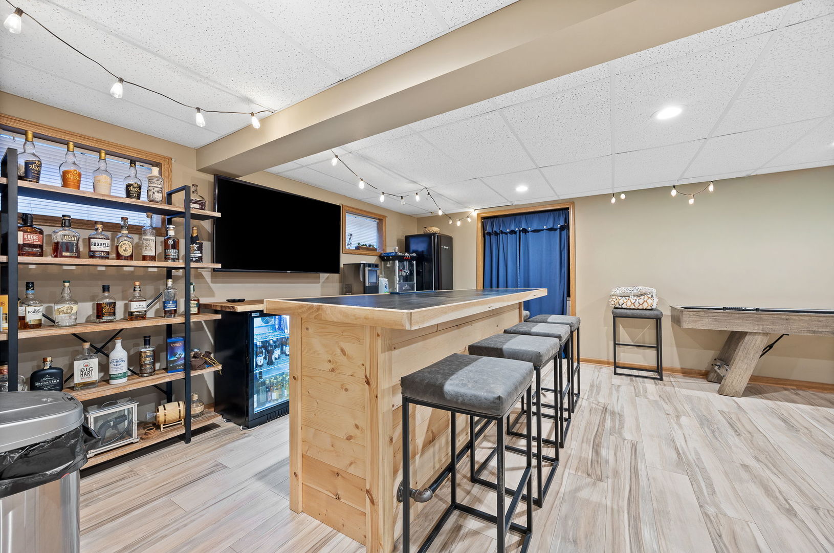 22374 Woodland Lane