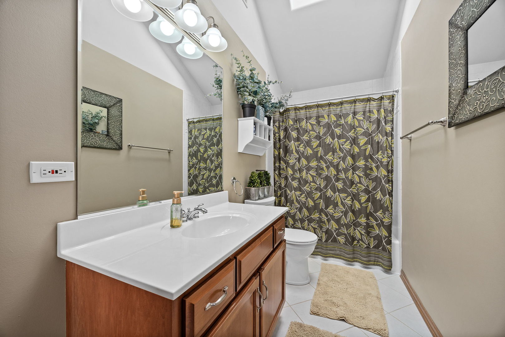 22374 Woodland Lane