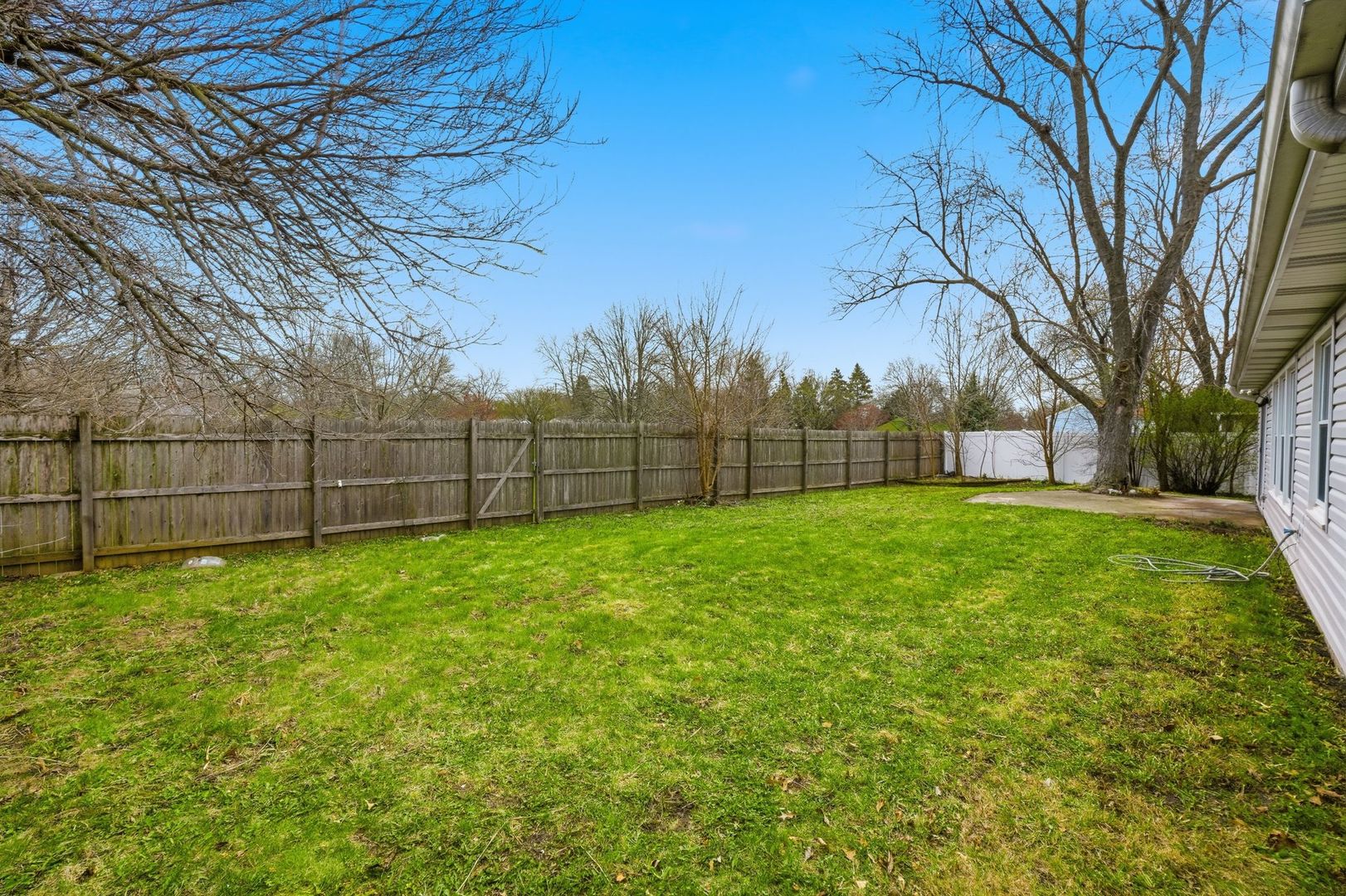 221 Davis Lane