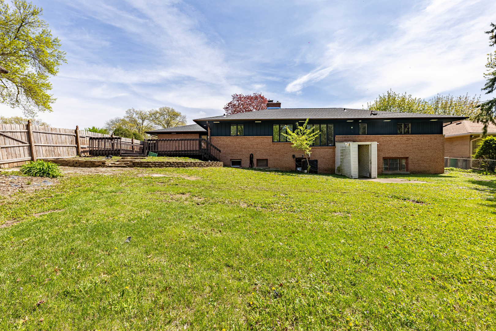 828 Tamarack Lane