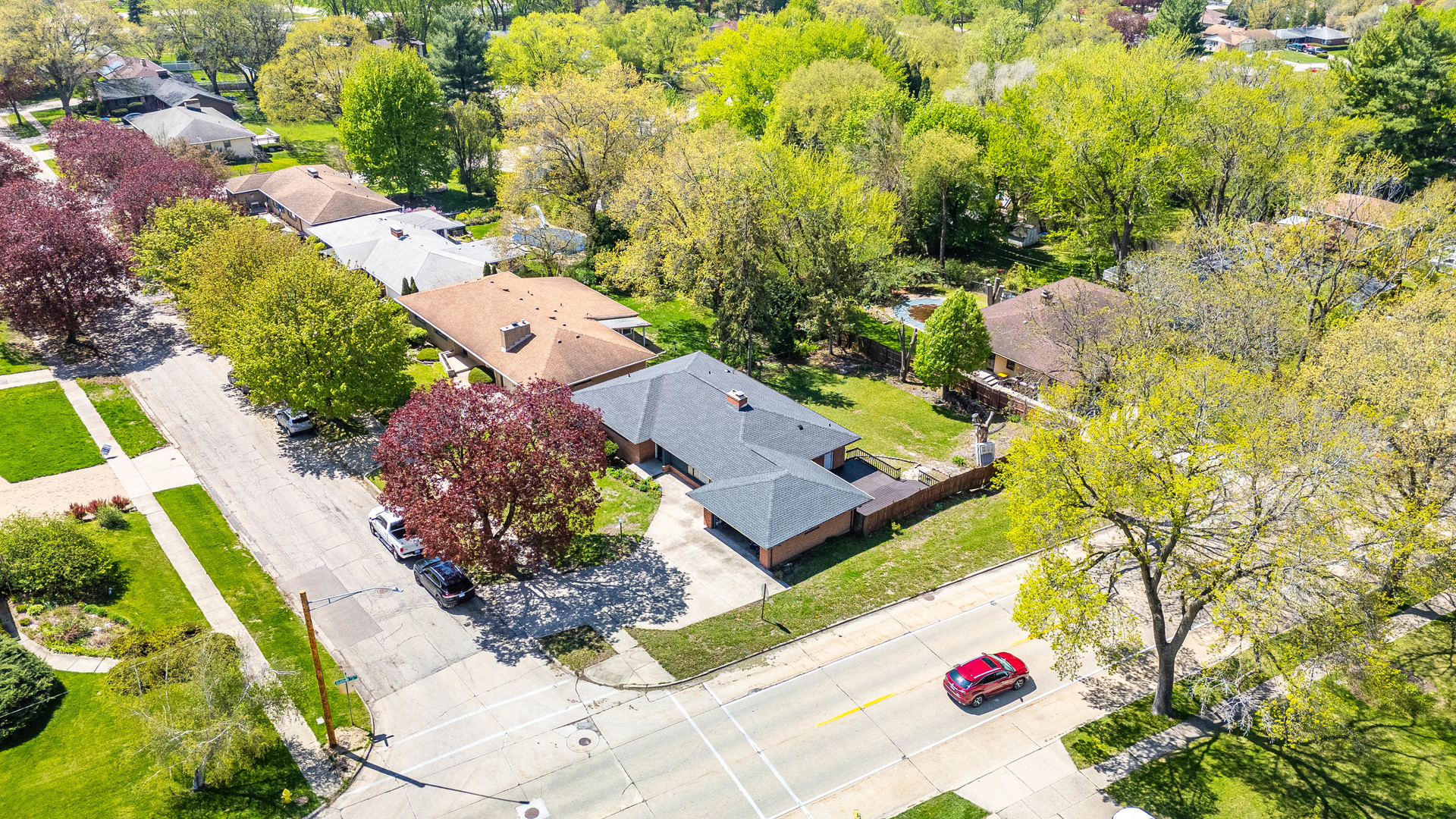828 Tamarack Lane