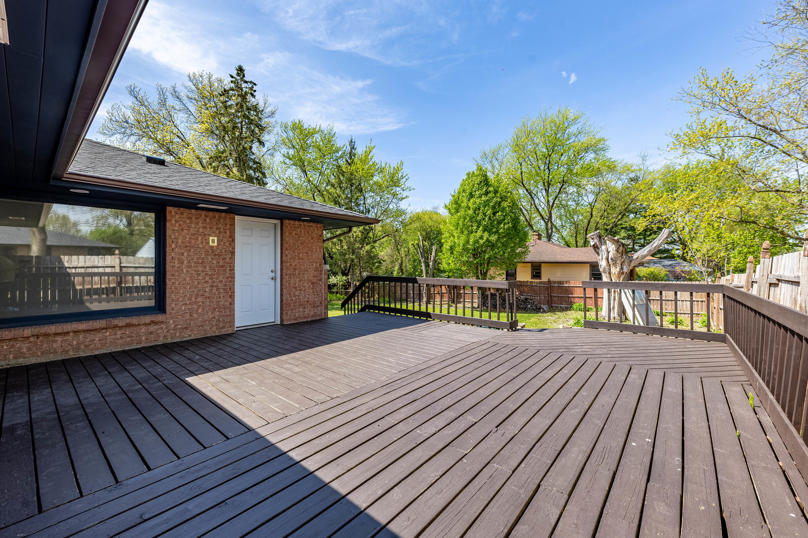 828 Tamarack Lane
