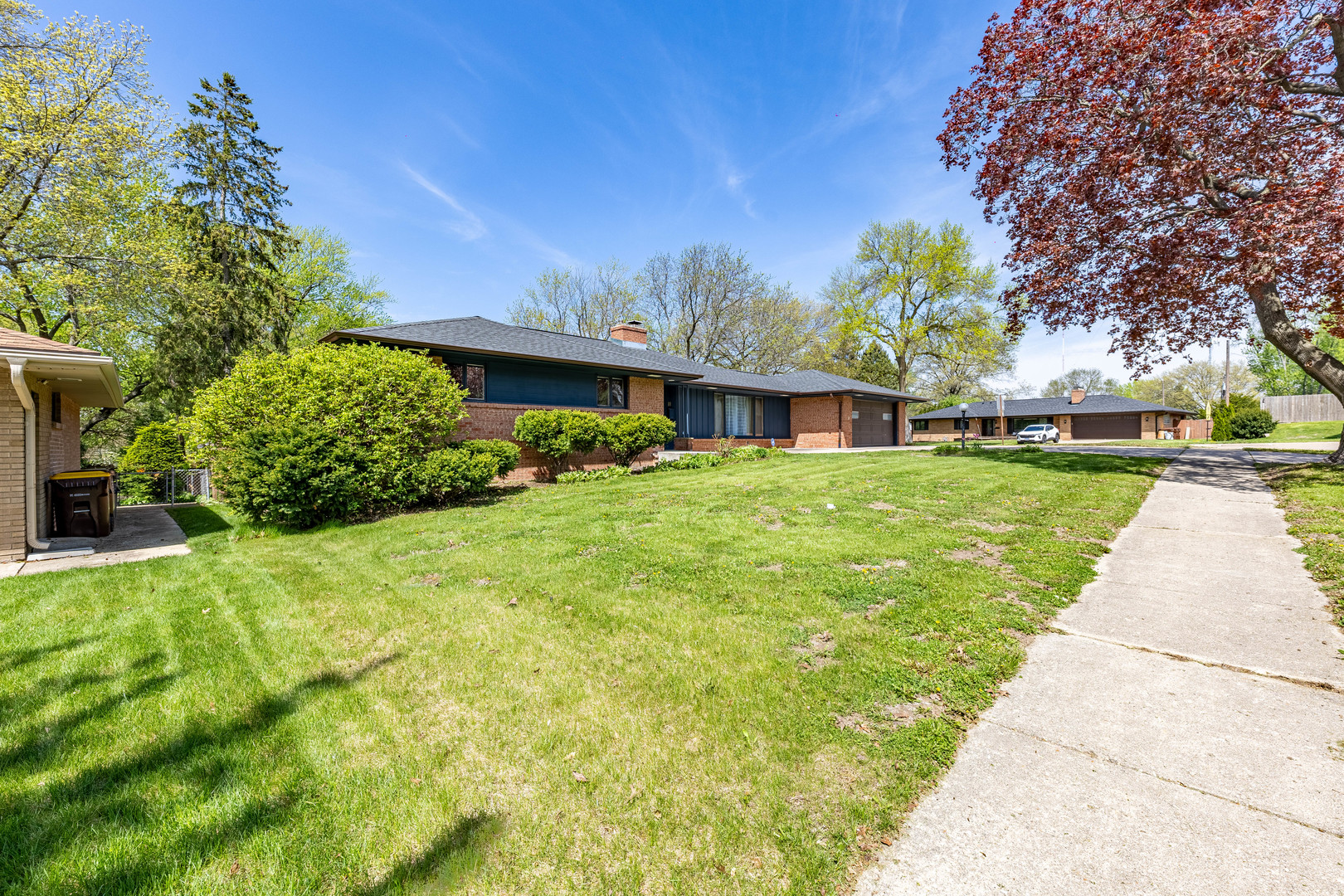 828 Tamarack Lane