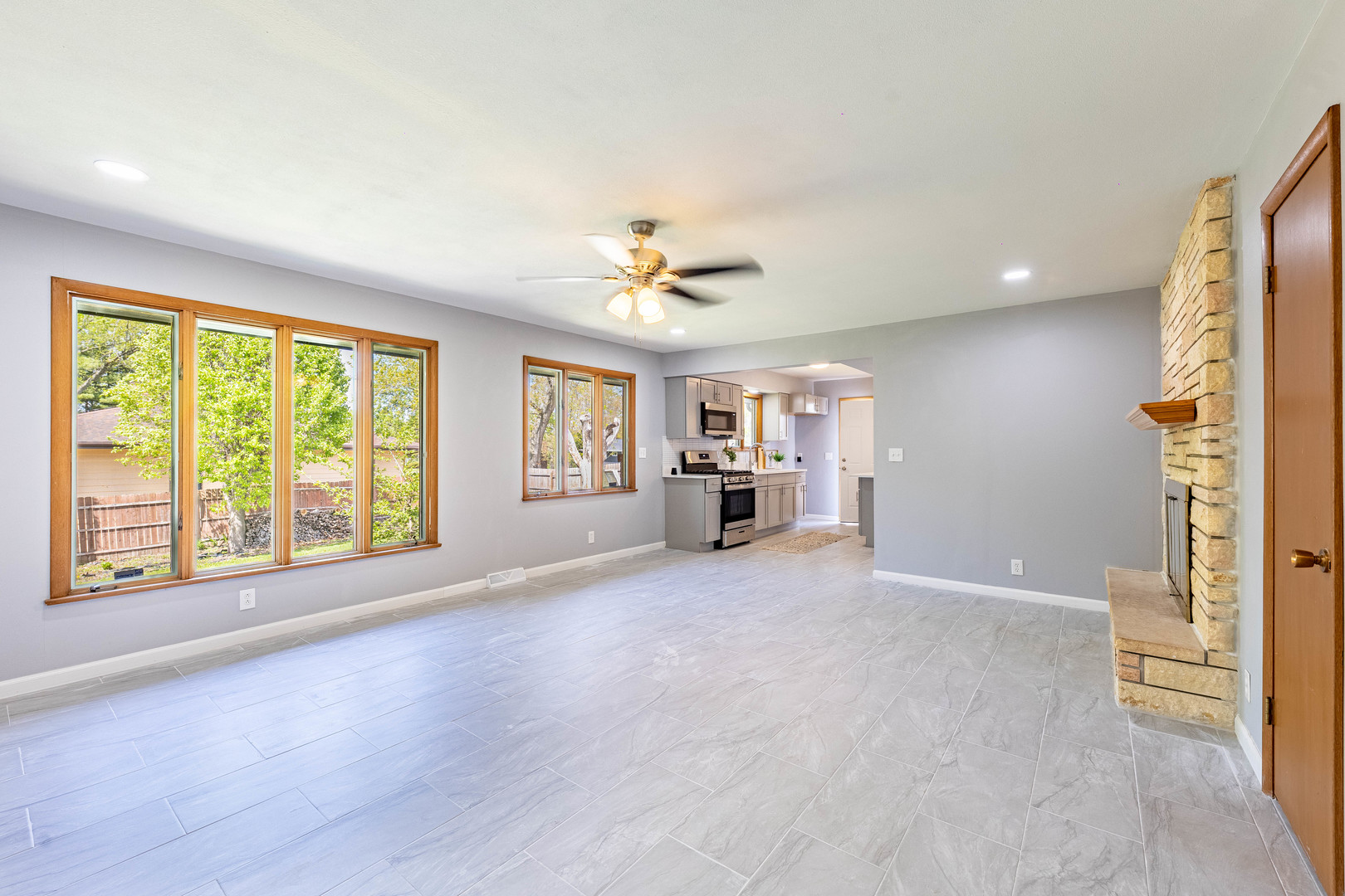 828 Tamarack Lane