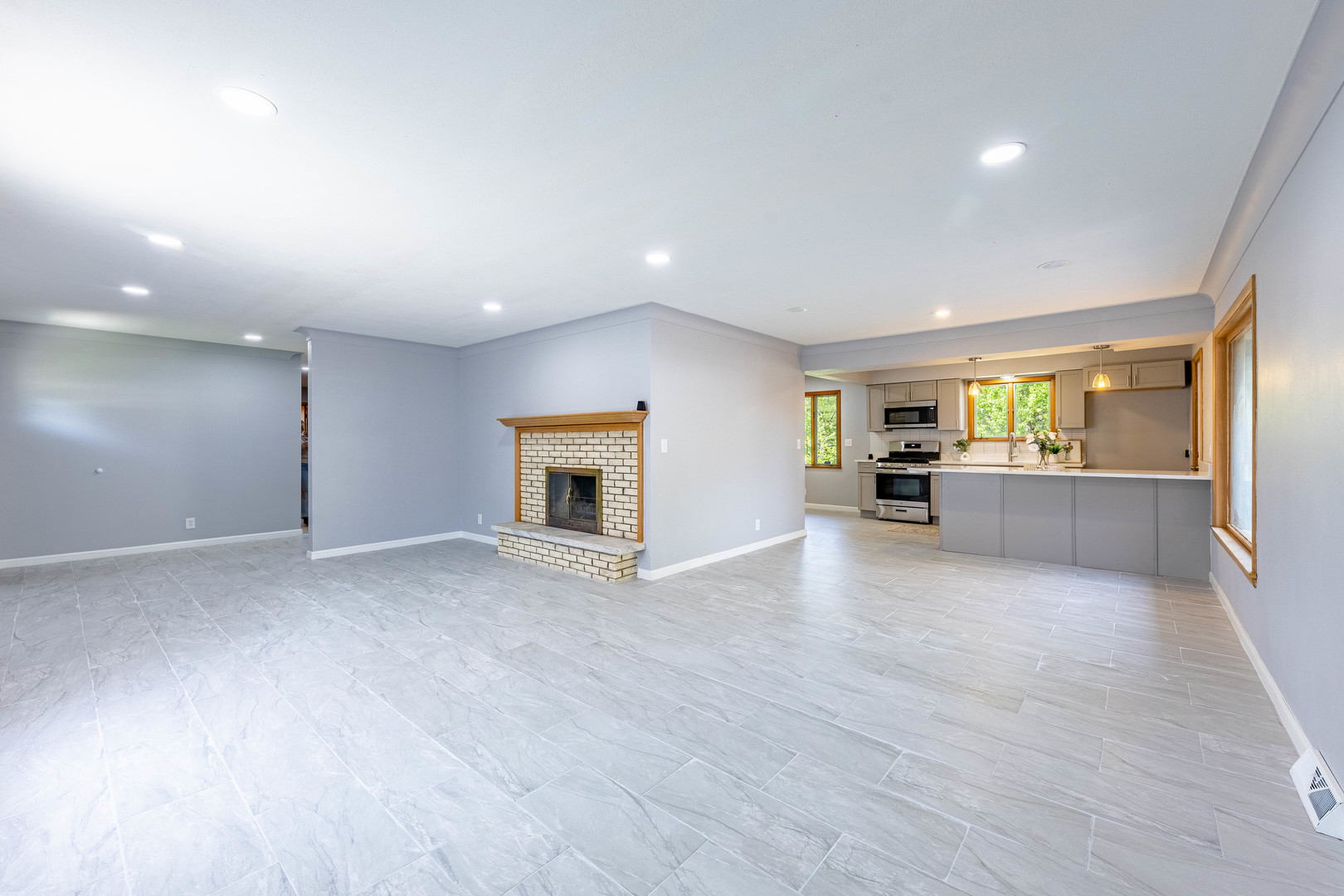 828 Tamarack Lane