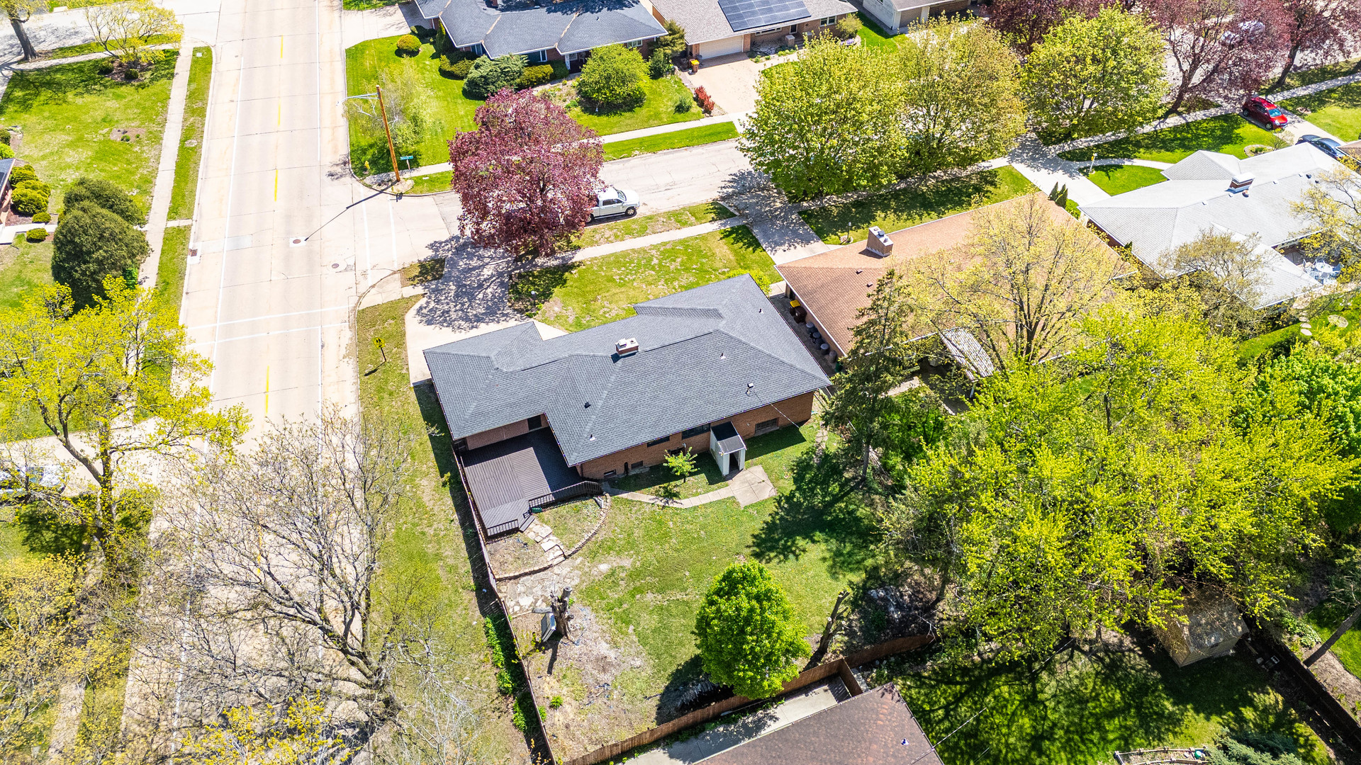 828 Tamarack Lane