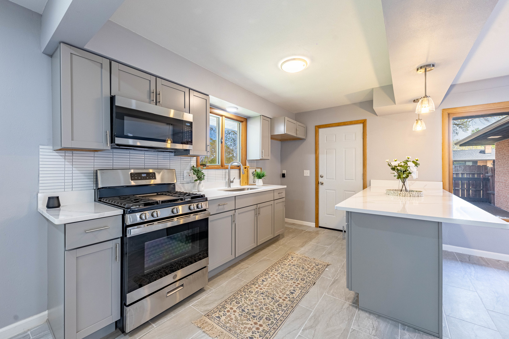 828 Tamarack Lane